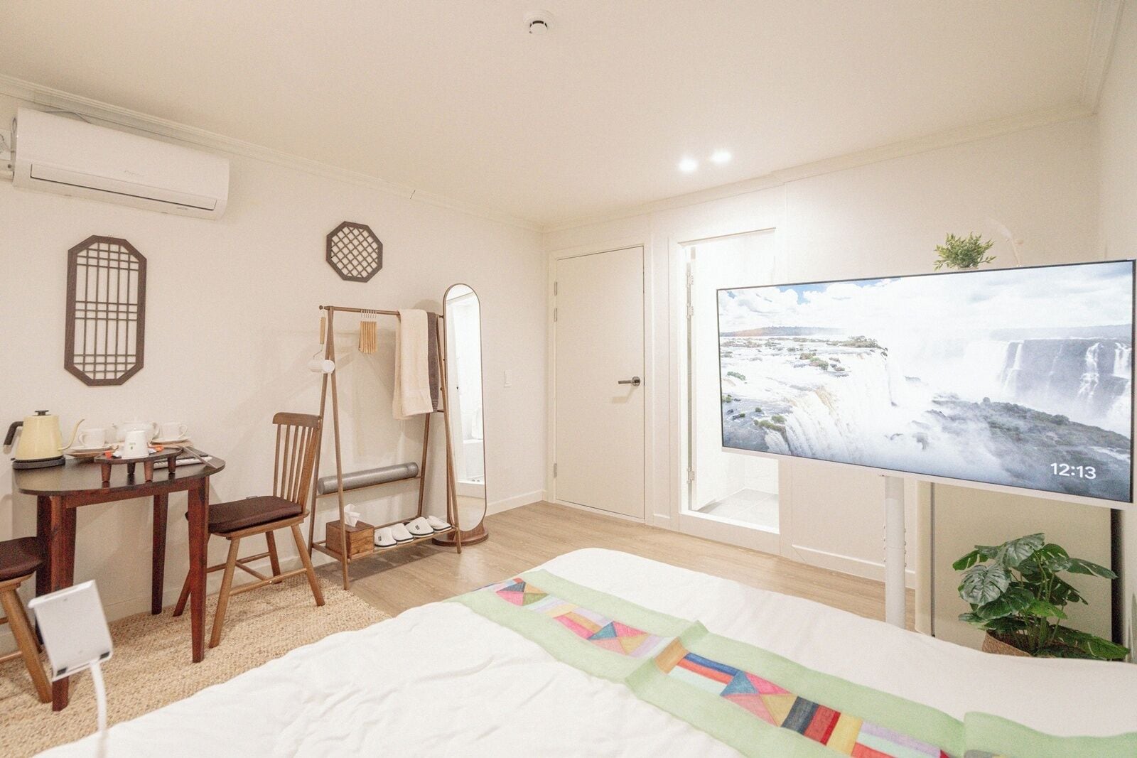 Standard Double Room | Iron/ironing board, free WiFi, bed sheets