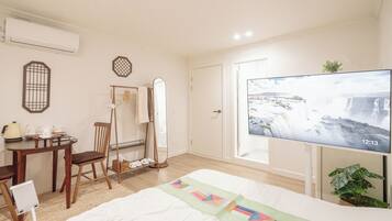 Standard Double Room | Iron/ironing board, free WiFi, bed sheets