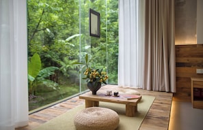 Luxury Suite, Balcony, Hill View | Laptop workspace, blackout curtains, soundproofing, iron/ironing board