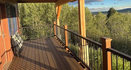 Amazing deck views overlooking Henry’s Lake 2 double beds full bath/washer/dryer