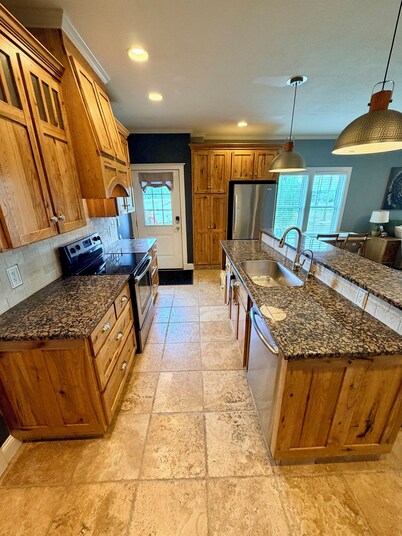 Historic Charm, Modern Comfort Close to Downtown with AC Family and Pet Friendly