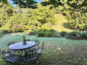 Outdoor dining - English country estate lodge, in secluded parklike grounds. (Clevedon)