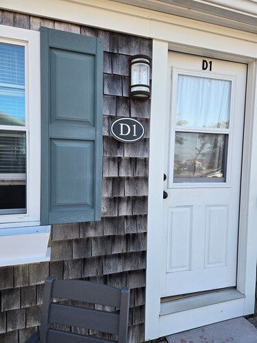 Modern, Charming 1-bedroom cottage with ductless AC in Dennisport