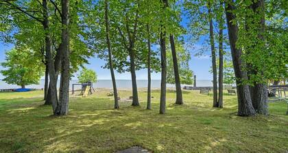 Granny`s Cabin on Sandy Lake Huron
