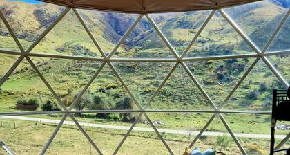 Dome Karearea - Geodesic dome with private hot tub, sauna & mountain views