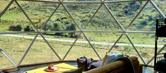 Dome Karearea - Geodesic dome with private hot tub, sauna & mountain views