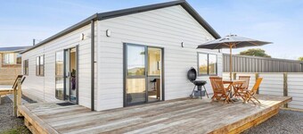 Rotorua 3BR Adventure Base with Air-Con & Parking