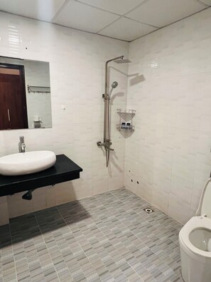 Hair dryer, towels, soap, shampoo - Dong Thanh Hotel (Vo Cuong)