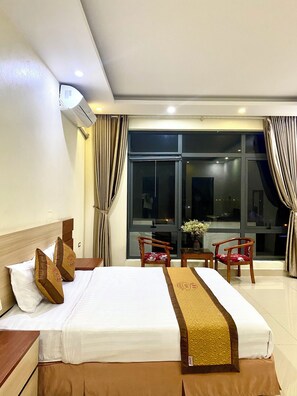Desk, free WiFi - Dong Thanh Hotel (Vo Cuong)