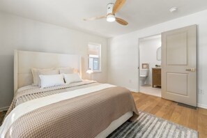 Iron/ironing board, WiFi, bed sheets - Ideal Stay for Business Pros and Travel Nurses—Minutes from ATL Airport. (Hapeville)