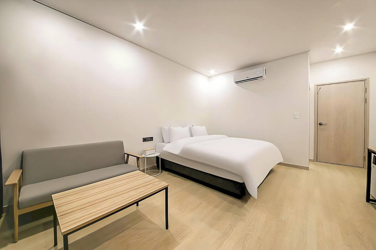 Standard Double Room | Blackout curtains, soundproofing, free WiFi, bed sheets