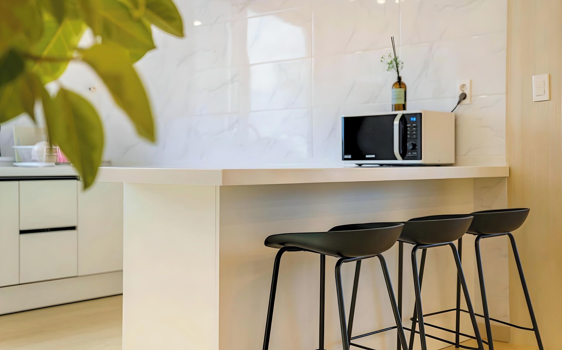 Penthouse, City View | Blackout drapes, soundproofing, WiFi (free), bed sheets