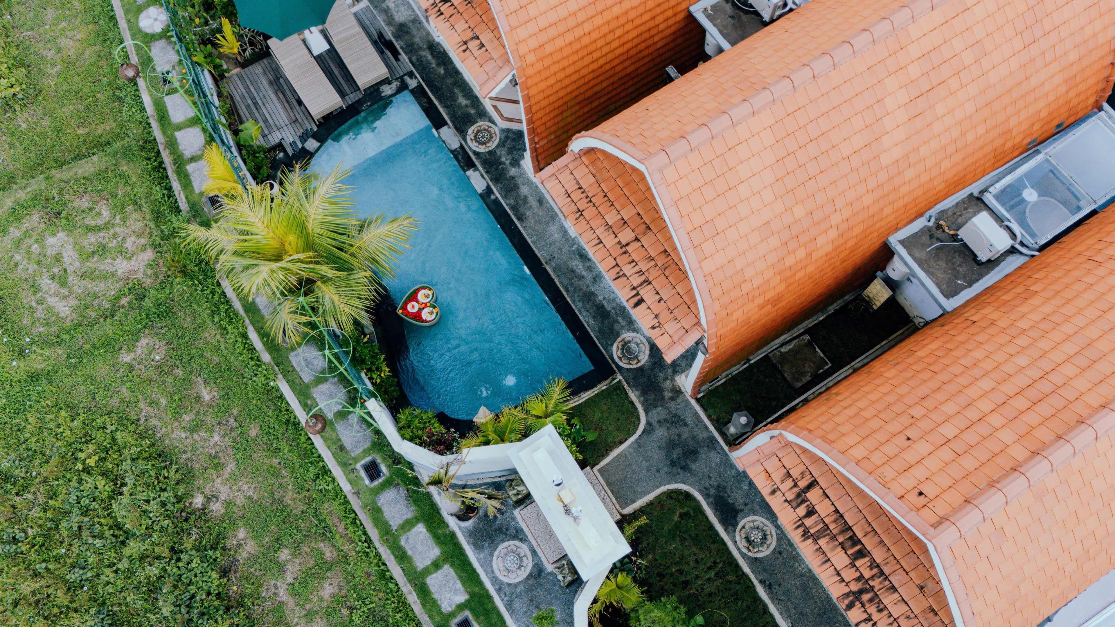 Suite classique, vue sur la piscine | Piscine | Piscine extérieure