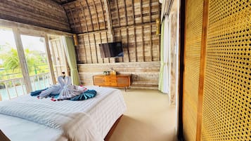Classic Suite, Pool View | In-room safe, desk, free WiFi