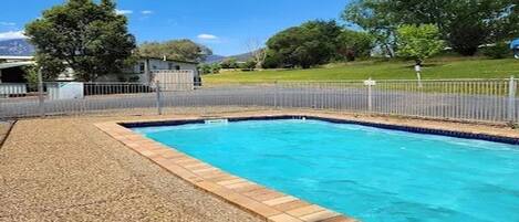Cabane Deluxe | Piscine | Piscine extérieure