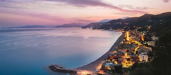 Nua Boutique Apartaments 16 Towncentre, Finale Ligure, Italy