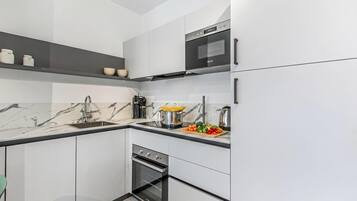 Macchina per tè/caffè, frigorifero, microonde, forno