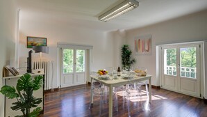 Unclassified image, 3 of 26, button - Maroggia Apt 2 Near The Lake for 5, Maroggia, Switzerland (Maroggia)