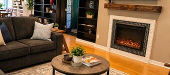     Luxury Garden Retreat • King Bed • Near Anderson Gardens
