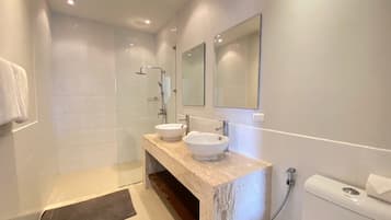 Townhome, Balcony, Resort View | Bathroom | Shower, free toiletries, hair dryer, slippers