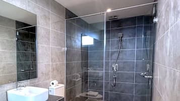 Apartment, 2 Bedrooms, City View | Bathroom