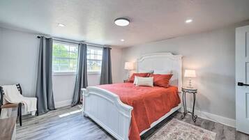 Desk, iron/ironing board, travel crib, WiFi