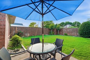 Outdoor dining -     Corporate Friendly Frisco Home Fast WiFi Office Near Major Headquarters (Frisco)