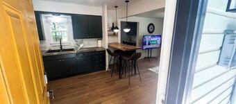 Capitol Hill Renovated 3BR Home Near Downtown H2