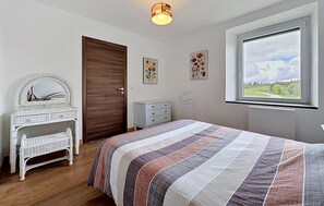 Iron/ironing board, travel cot, free WiFi - 2 bedroom beautiful apartment in Lachamp Raphael (Lachamp Raphael)