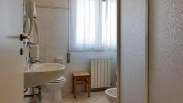 Camera quadrupla, balcone | Bagno