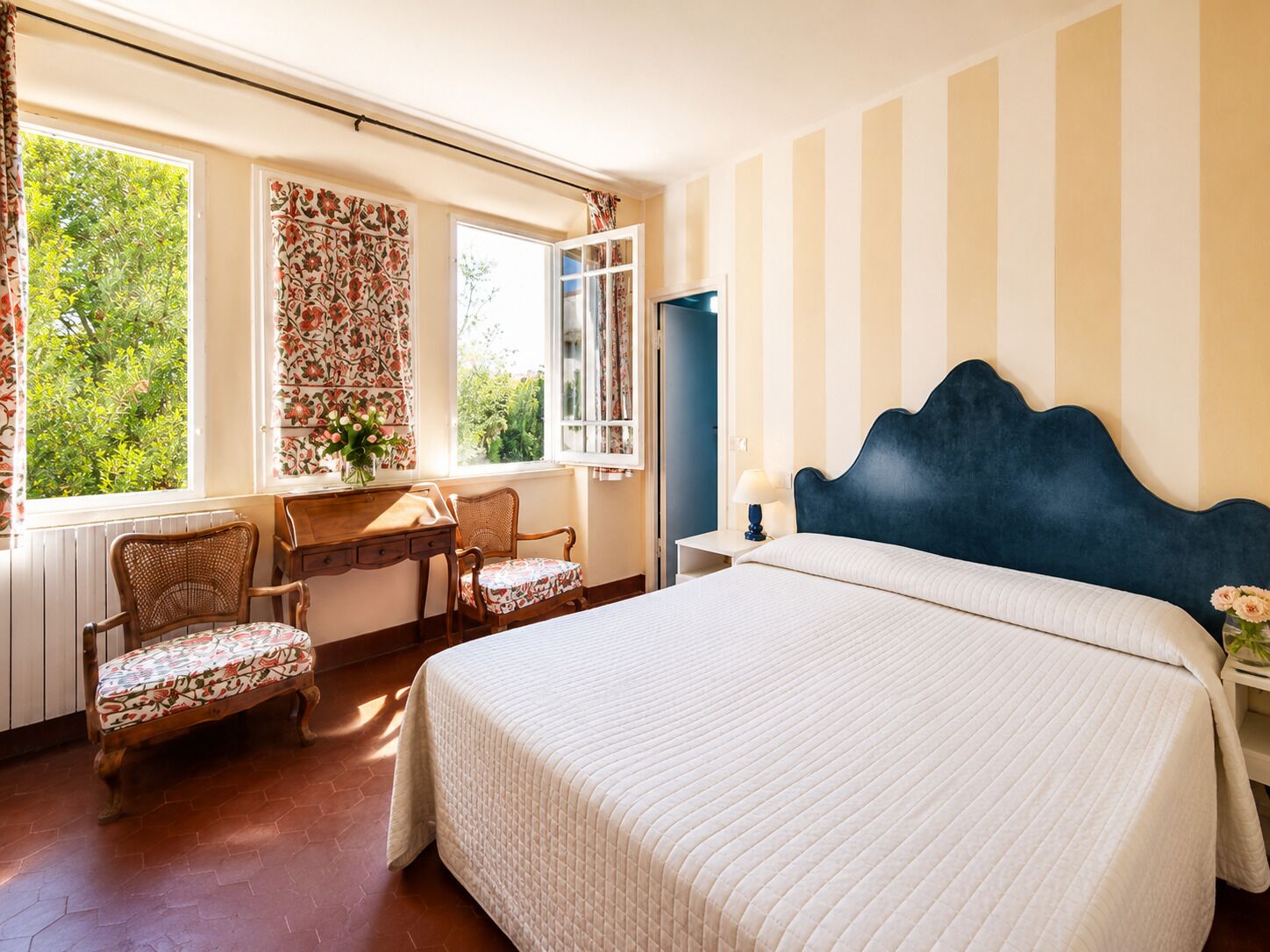 Comfort Double Room | In-room safe, free WiFi, bed sheets