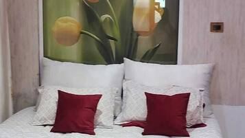 7 bedrooms, in-room safe, desk, iron/ironing board