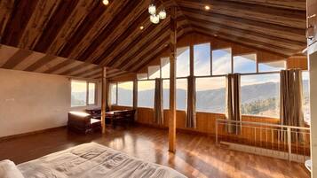 Panoramic Room, Balcony, Valley View | Egyptian cotton sheets, premium bedding, desk, free WiFi