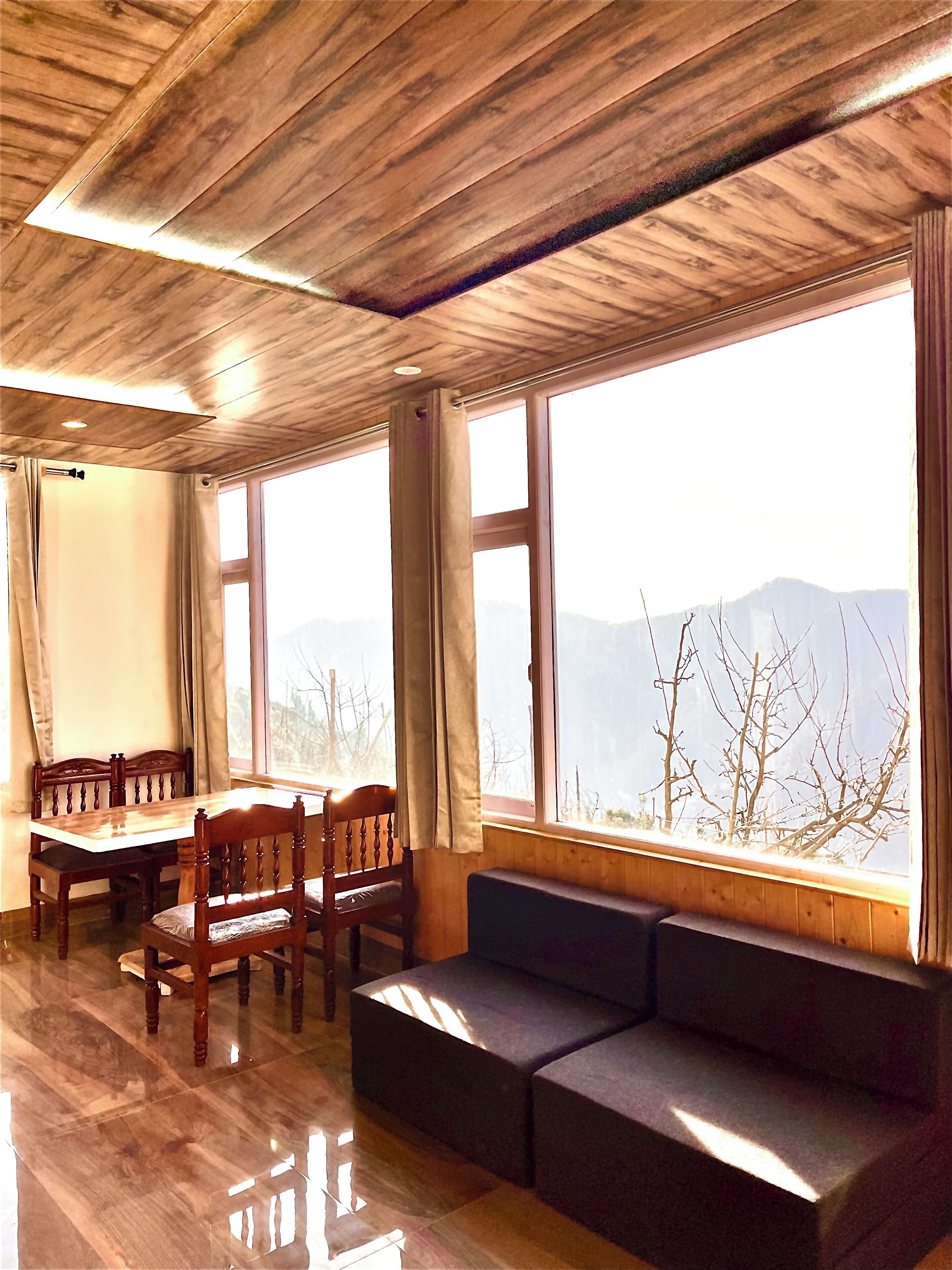 Classic Room, Balcony, Mountain View | Interior