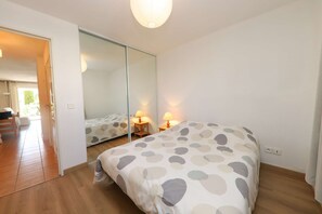 Room - Nice one-bedroom apartment with pool in the Gulf of Saint-Tropez. (PORT GRIMAUD)