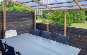 Outdoor dining - 4 bedroom gorgeous home in Væggerløse (Væggerløse)