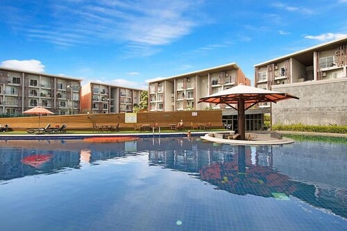 Indoor Pool 2 Bed Walk to Beach