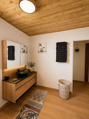 Interior - The Eden of the Grande Montée (Sainte-Marie)
