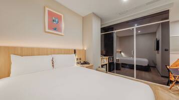 In-room safe, free WiFi, bed sheets