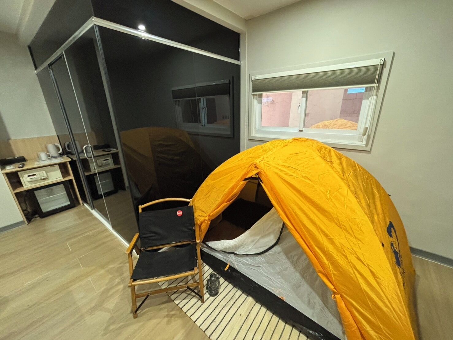 Kamar Quadruple Galeri | Brankas, Wi-Fi gratis, dan seprai linen