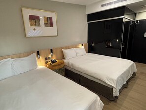 Kamar Quadruple Standar | Brankas, Wi-Fi gratis, dan seprai linen