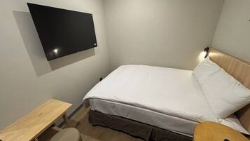 Family Room Double Bed and Tent | In-room safe, free WiFi, bed sheets