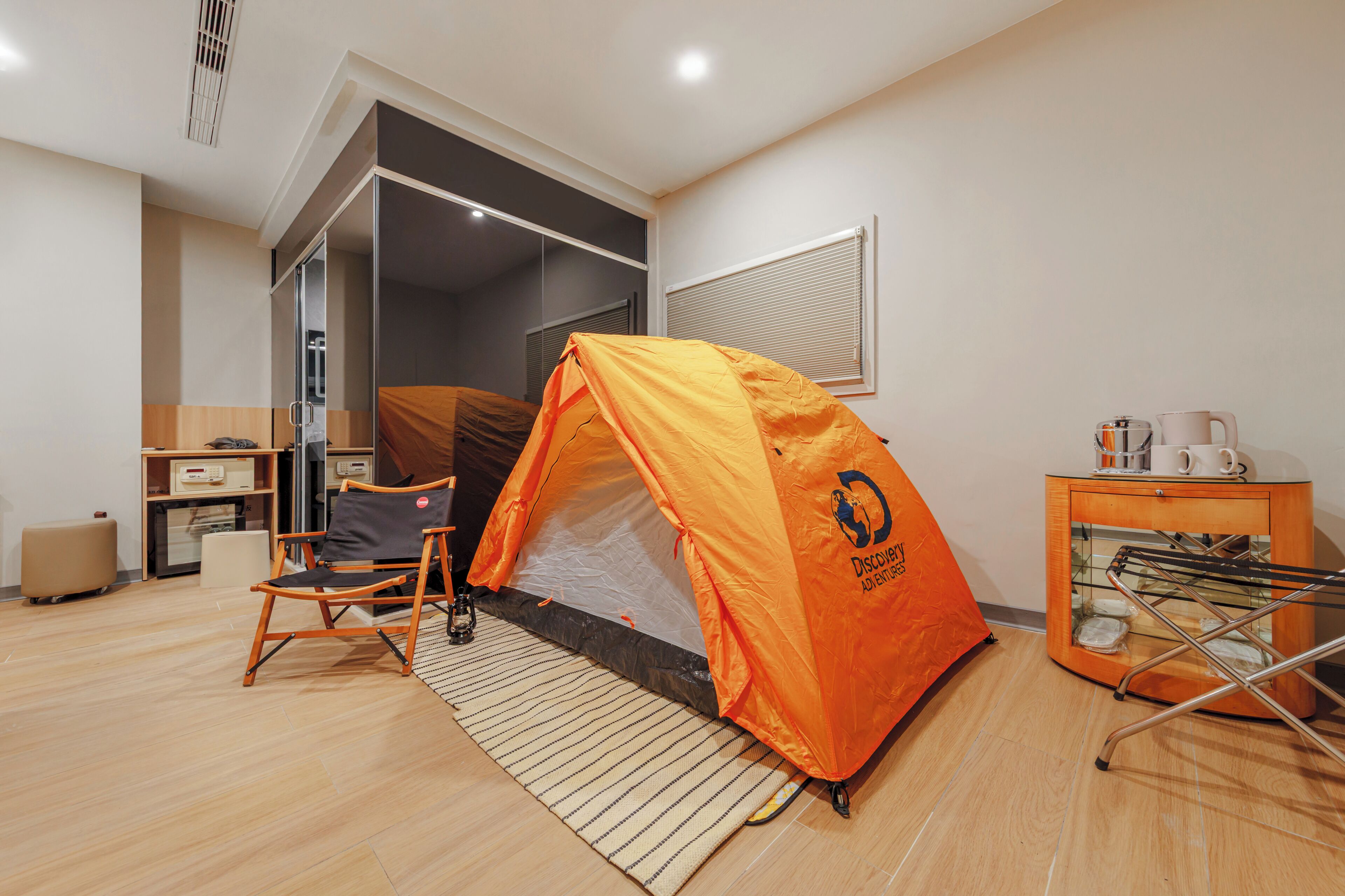 Family Room Double Bed and Tent | In-room safe, desk, WiFi (free), bed sheets