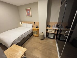 Kamar Quadruple Galeri | Brankas, Wi-Fi gratis, dan seprai linen