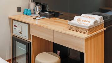 In-room safe, desk, WiFi (free), bed sheets