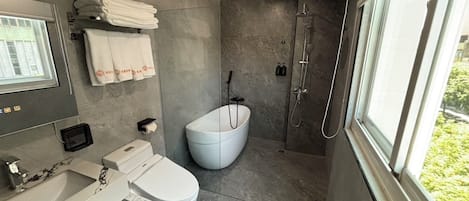 Superior Quadruple Room | Bathroom | Hair dryer, slippers, towels, shampoo