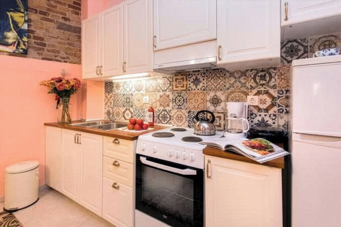 Family Apartment, City View | Private kitchen