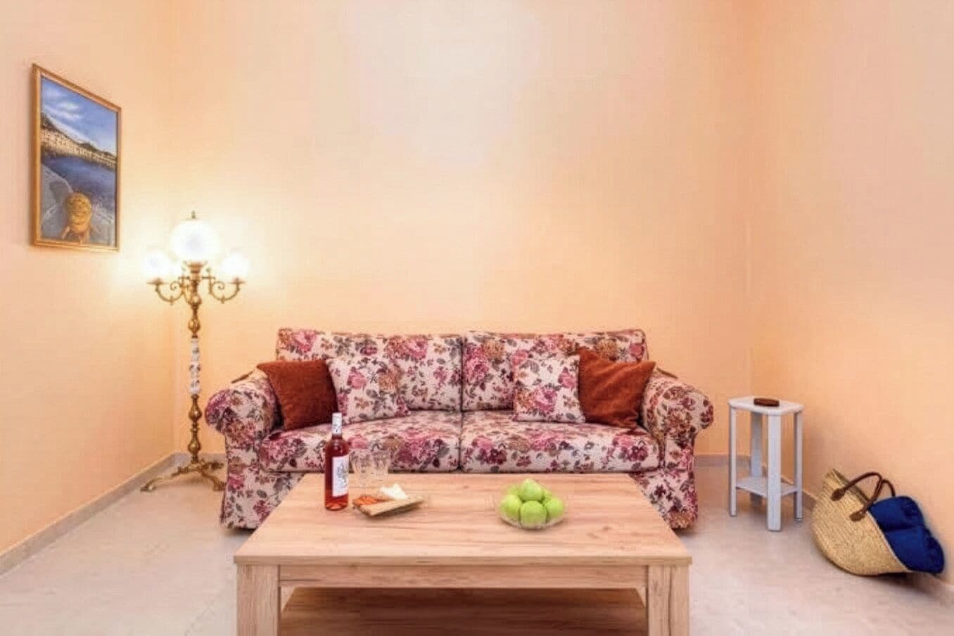 Family Apartment, City View | Living area | Printers