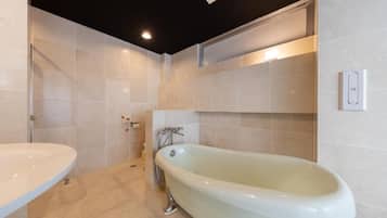 Deluxe Twin Room, 2 Queen Beds, Non Smoking | Bathroom | Separate tub and shower, hair dryer, slippers, towels