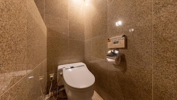 Luxury Triple Room, Non Smoking | Bathroom | Separate tub and shower, hair dryer, slippers, towels